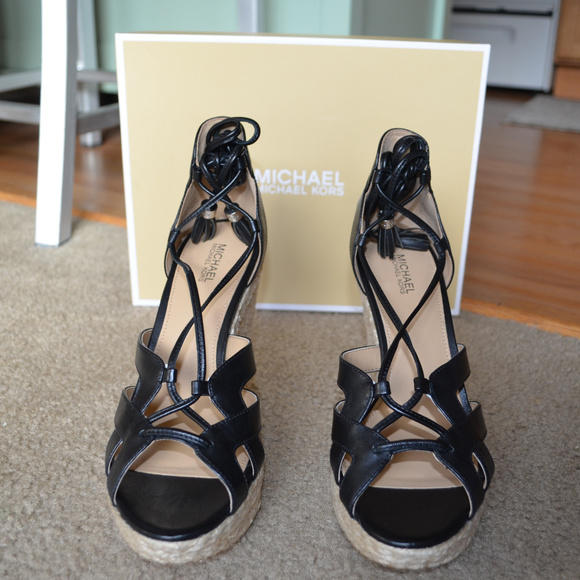 MICHAEL KORS Lace Up Platform Wedge Sandals - Picture 6 of 11